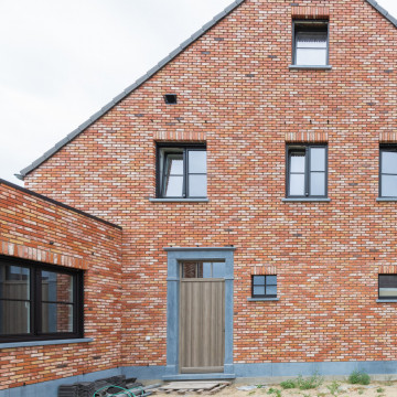 FRANS ROOMSSTRAAT 57 / ZELE / GLADDE FOLIE / GRAFIET ZWART/ SCREENS